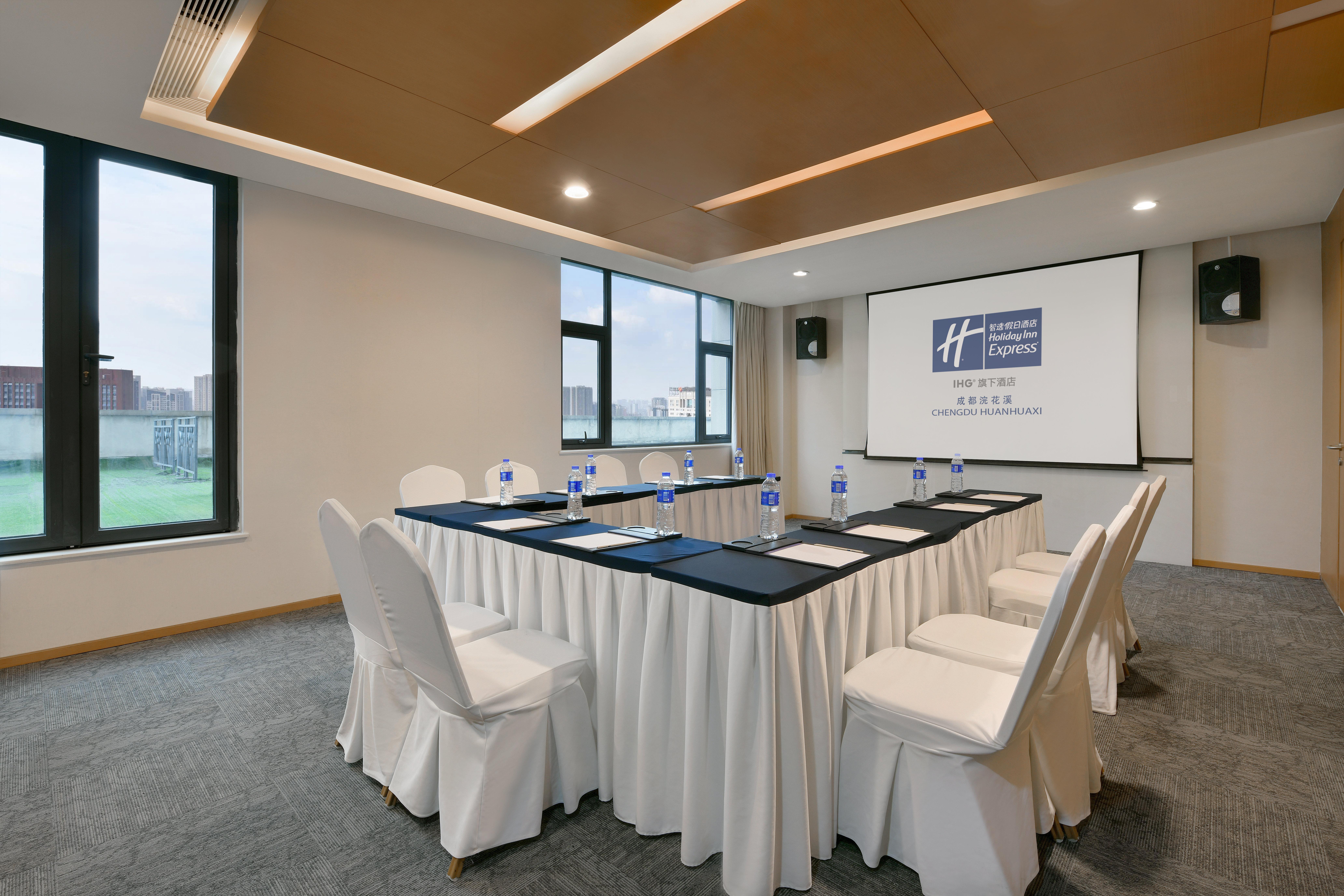 Holiday Inn Express Chengdu Huanhuaxi By Ihg-Near Jinsha Site Musem,Near Wuhou Temple Museum,Welcome Drinks,Free Gym,Free Self-Service Laundry Exterior foto