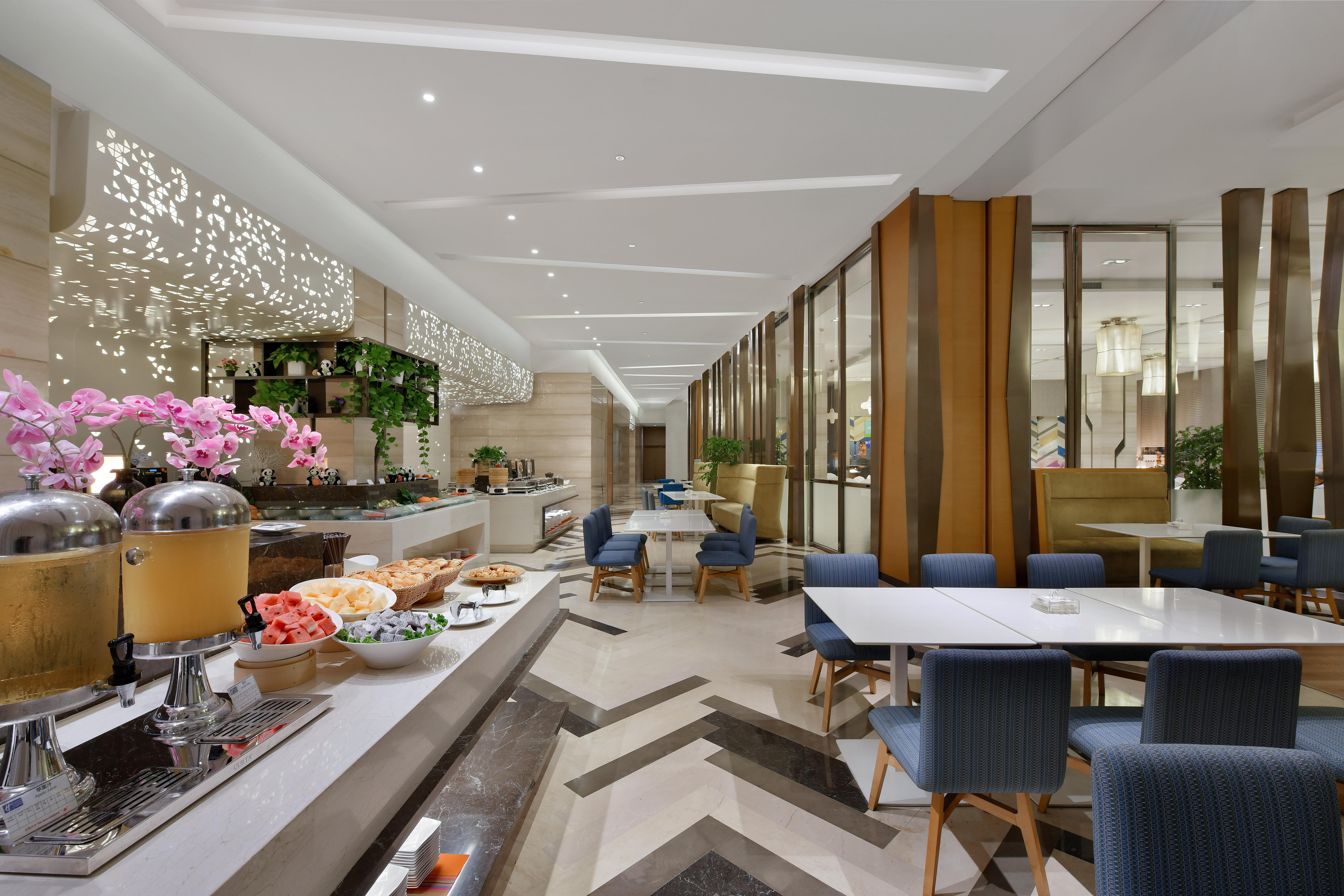 Holiday Inn Express Chengdu Huanhuaxi By Ihg-Near Jinsha Site Musem,Near Wuhou Temple Museum,Welcome Drinks,Free Gym,Free Self-Service Laundry Exterior foto